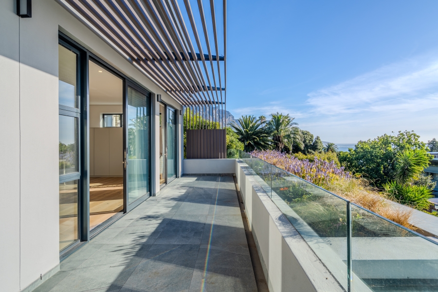 6 Bedroom Property for Sale in Camps Bay Western Cape